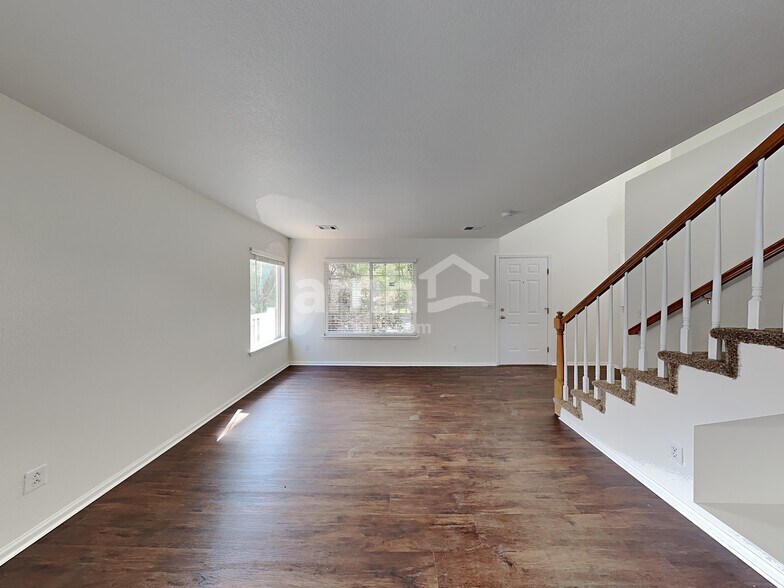 Building Photo - 4570 N Orleans St
