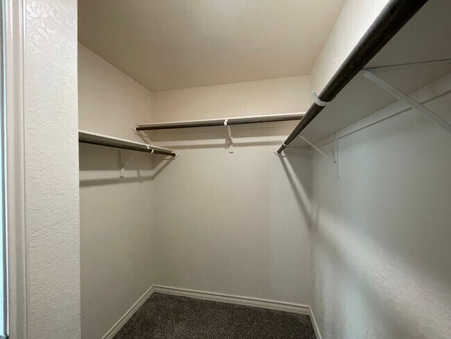 Building Photo - Townhome for rent