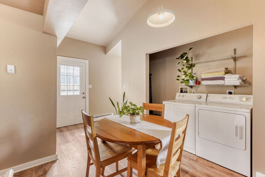 Building Photo - 4739 Pearl St