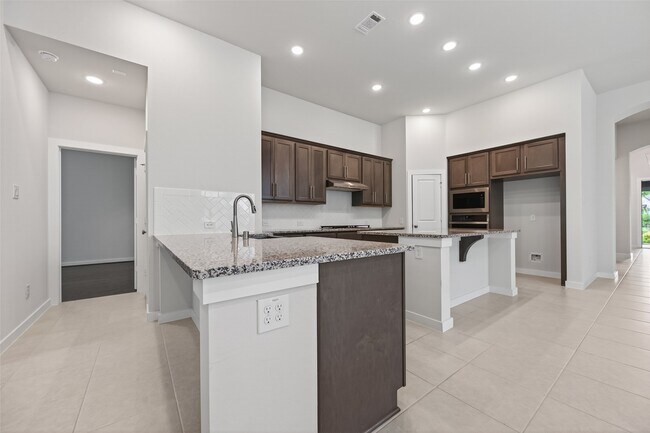 Building Photo - 212 Milas Cv