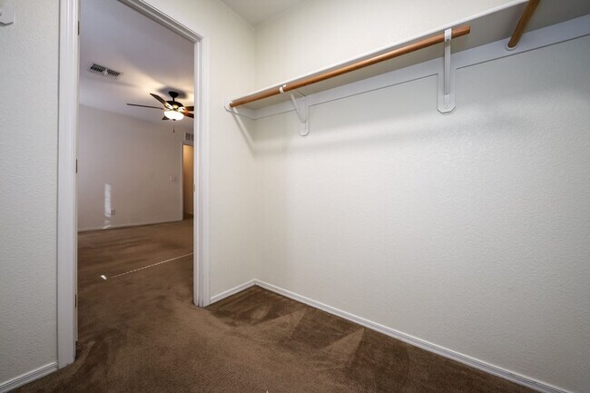 Building Photo - 8761 E Green Branch Ln