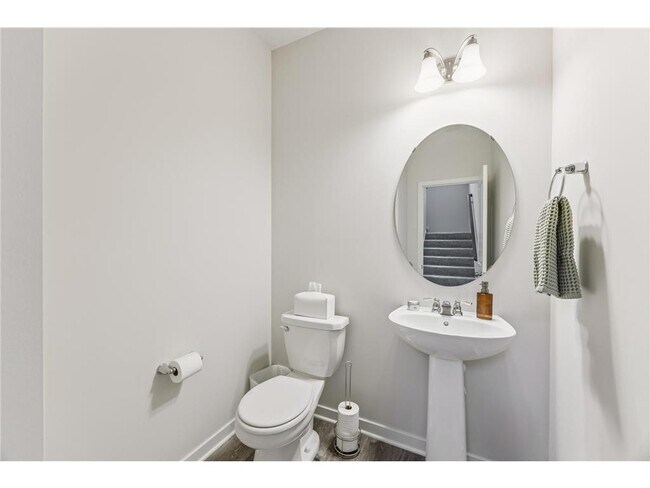 Building Photo - 2223 Gateway Curv