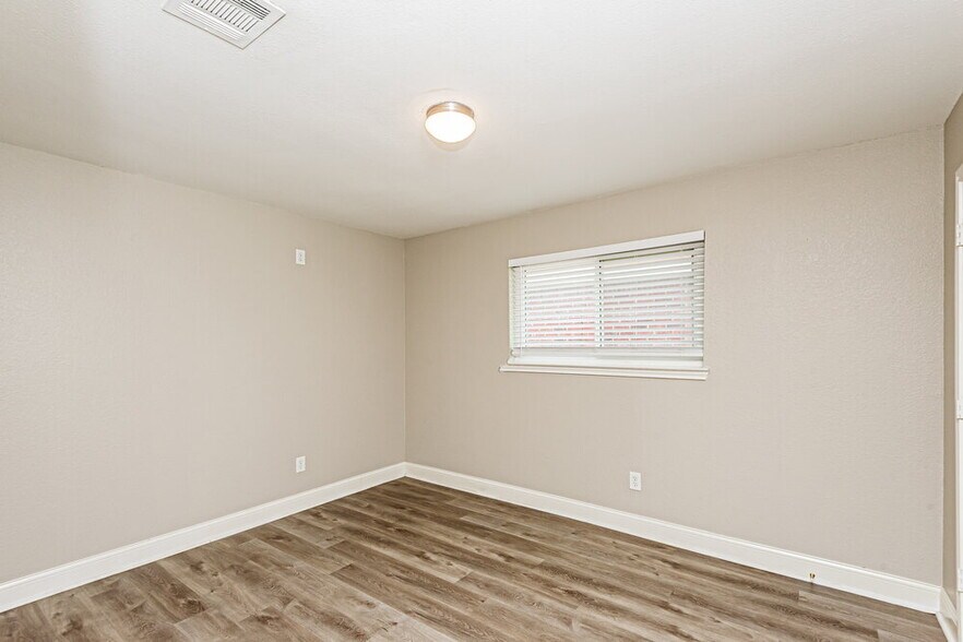 Building Photo - 4129 Fossile Butte Dr