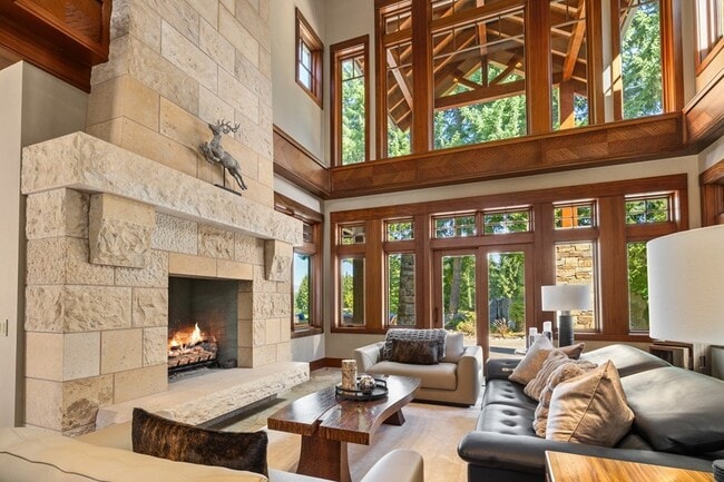 Building Photo - Luxury Living in Tumble Creek