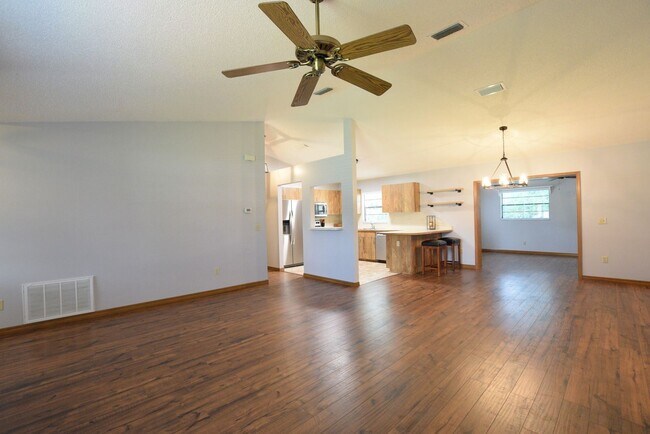 Building Photo - 3 br, 2 bath House - 236 Secret Way