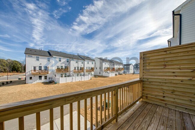 Building Photo - 1467 Hasse Ave