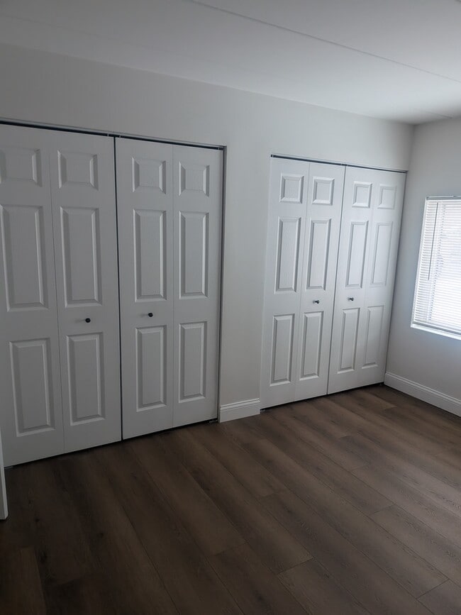 Building Photo - 201 E Janata Blvd