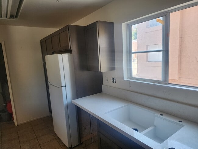 Primary Photo - 1050 Harbor Heights Dr