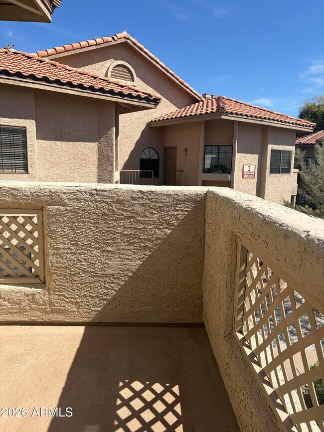 Building Photo - 930 N Mesa Dr