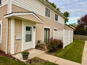 Building Photo - 1483 Cornell Ct