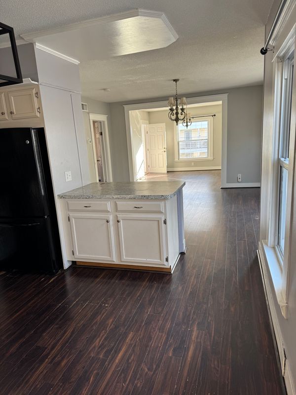 Building Photo - 807 Eagle St