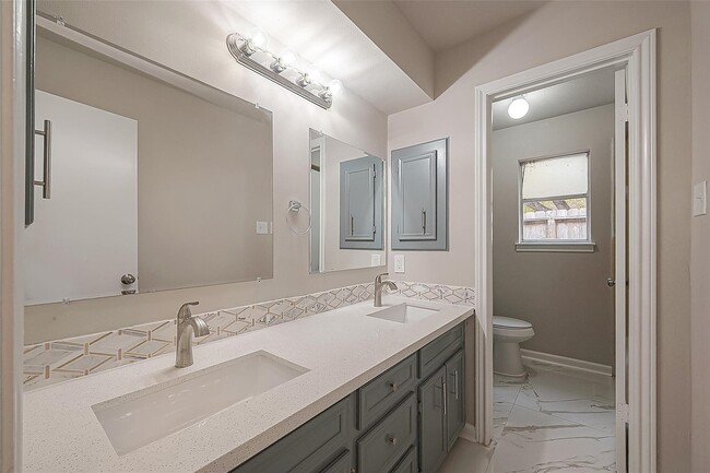 Building Photo - 10811 Villa Lea Ln