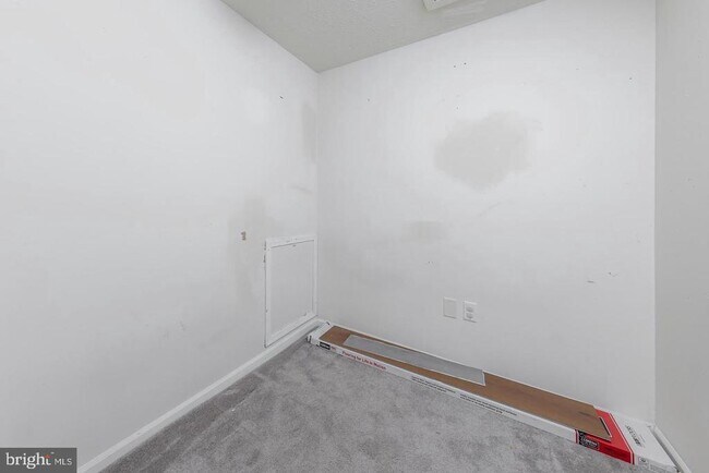 Building Photo - 2307 Greenwood Dr