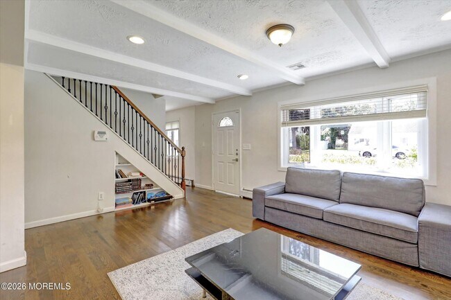 Building Photo - 265 Norgrove Ave