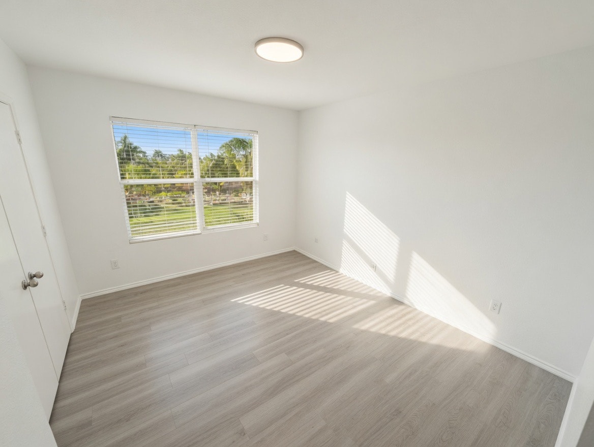 Building Photo - Room in House on Shallow Creek Dr