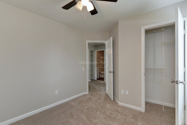 Building Photo - Beautiful 3br/2.5bth Home with Bonus Room ...