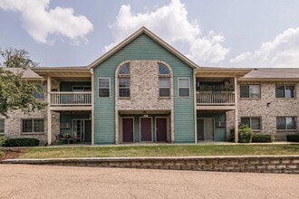 Building Photo - Beautiful 2 bed Condo In NE Rochester!