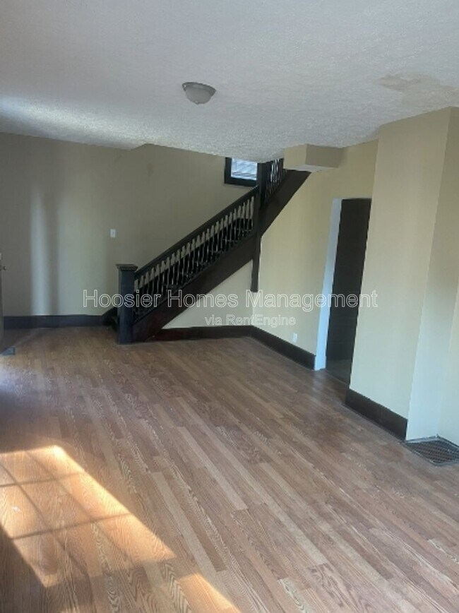 Building Photo - 1065 W 33rd St