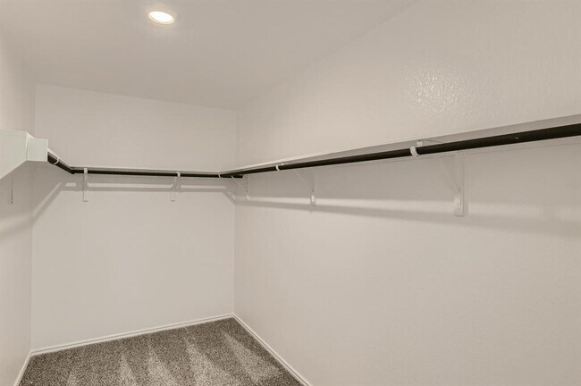 Building Photo - 1105 S Mays St