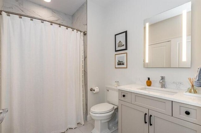 Building Photo - DGevol