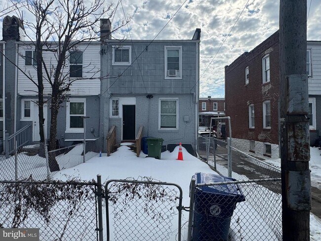 Building Photo - 3400 Elmley Ave