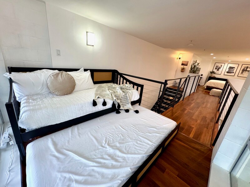 Building Photo - 828 Innes Ave