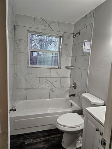 Building Photo - 305 Deepwood St