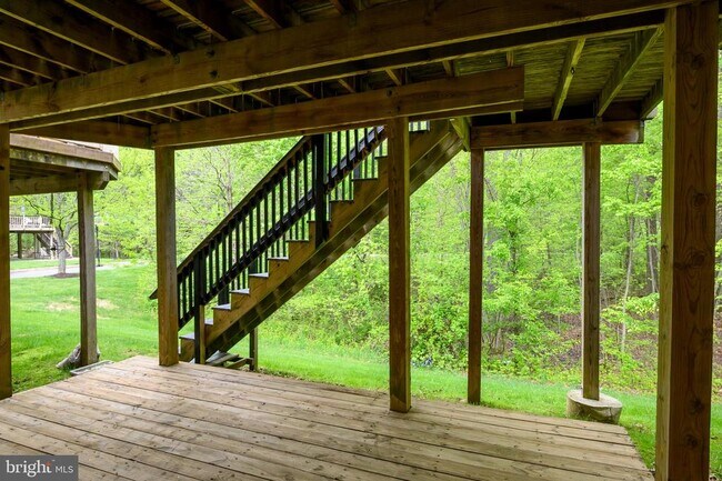 Building Photo - 9805 Redwing Dr