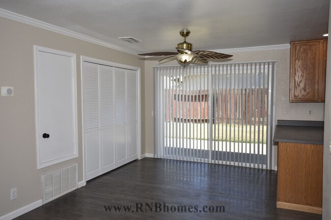 Building Photo - 5578 Coronado Way