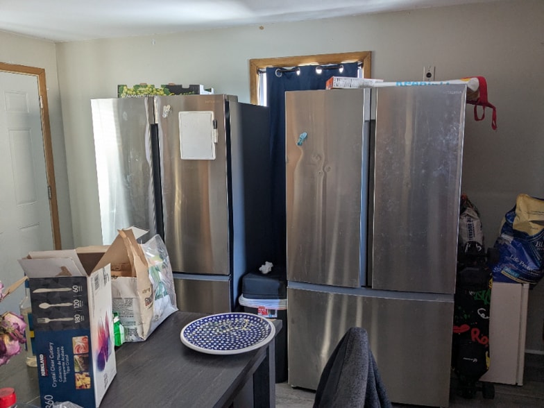 Building Photo - 627 7th Ave S