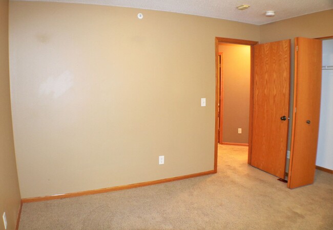 Building Photo - $1,125 | 2 Bedroom, 1 Bathroom Condo | Pet...