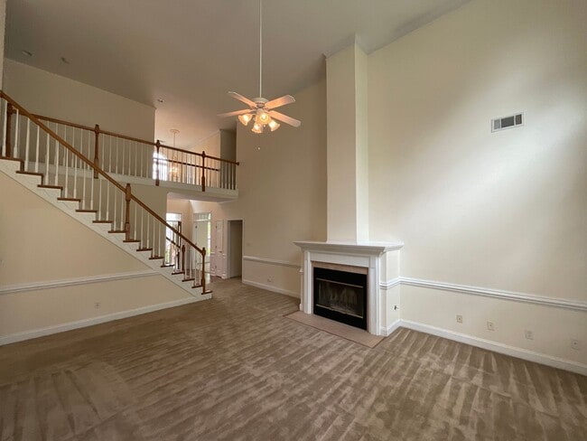 Building Photo - ****Rent Special***** 50% off the first rent charge payment. Ask for details!