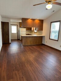 Building Photo - 107 Bogey Ln