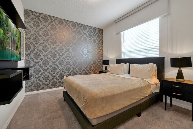 Building Photo - 7435 Oakmoss Loop