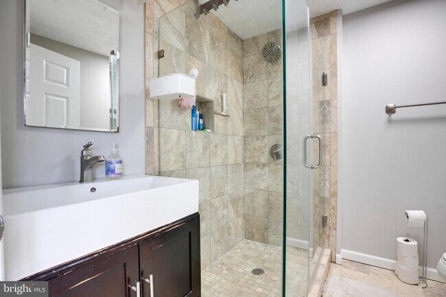 Building Photo - 3744 Keefer Ct