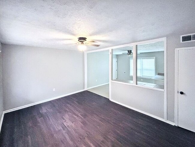 Building Photo - Lovely 3-Bedroom Home: Comfort and Conveni...