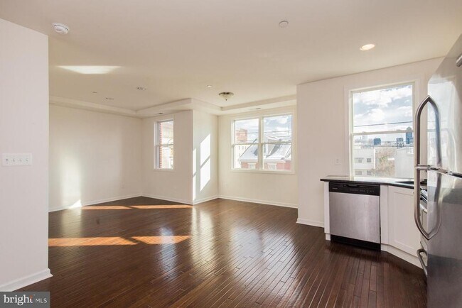 Building Photo - 1429 Poplar St