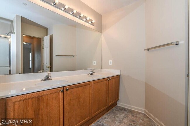 Building Photo - 2109 Bristol Dr