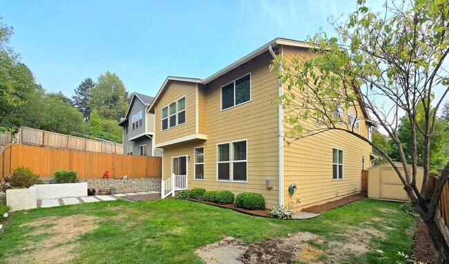 Building Photo - Bright & Spacious 4-Bedroom Home for Rent ...