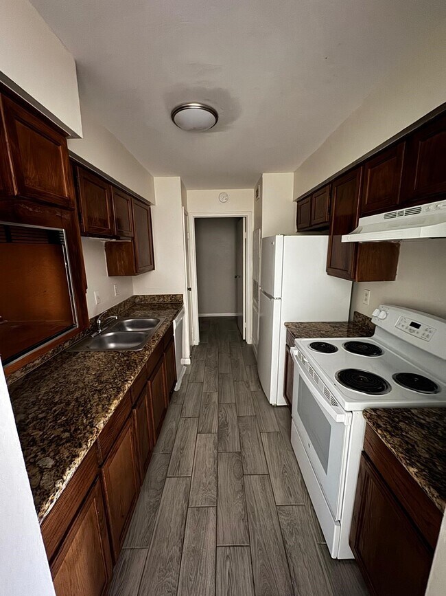 Building Photo - 8787 Brae Acres Rd