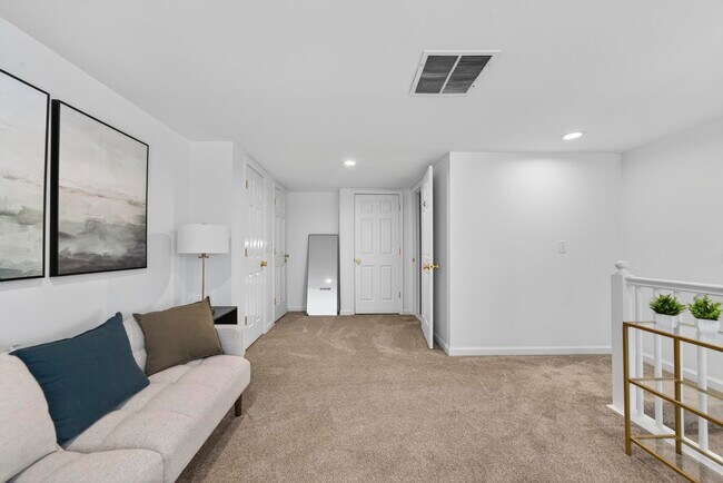 Building Photo - 1002 Cupp Ln