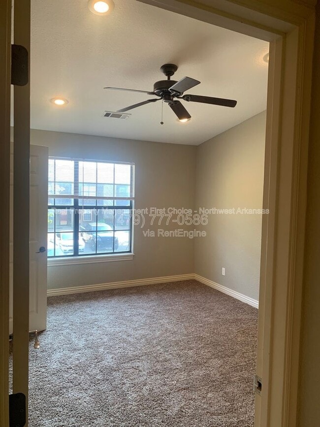 Building Photo - 1376 Oakland Ave