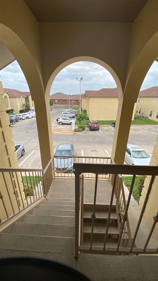 Building Photo - 9804 Cantera Ct
