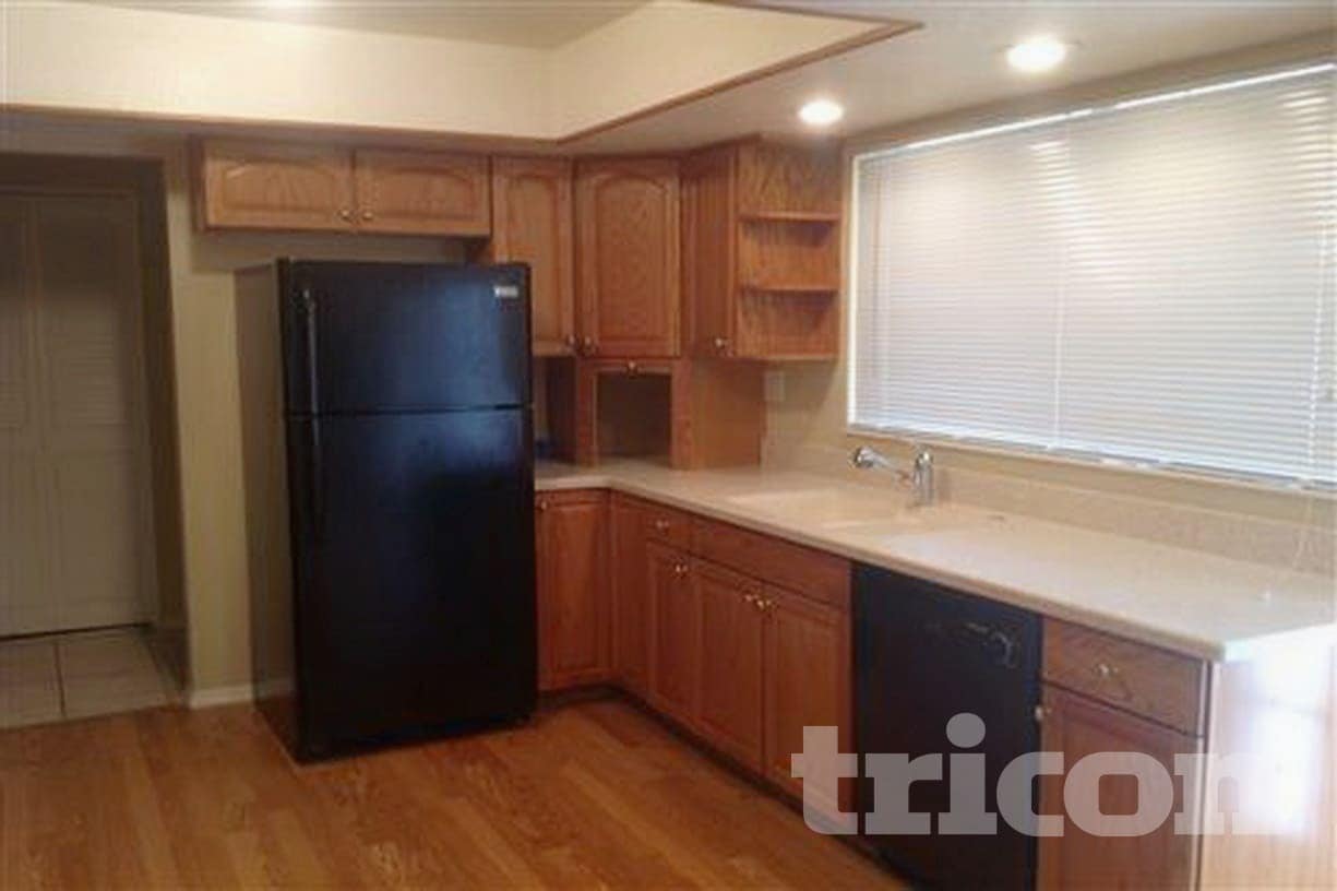 Building Photo - 2063 W Morningside Dr