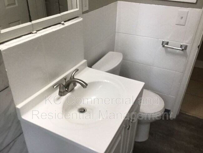 Building Photo - 107 Clinton Pl