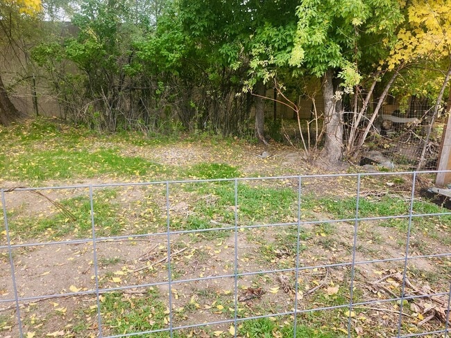 Building Photo - 4 Bed/2 Bathroom house in Farr West