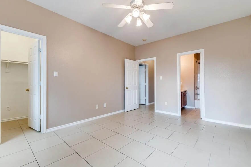 Building Photo - 5915 Lovingham Ct