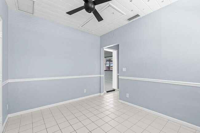 Building Photo - 718 Shore Dr