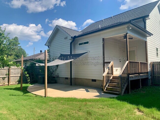 Building Photo - 443 Como Dr