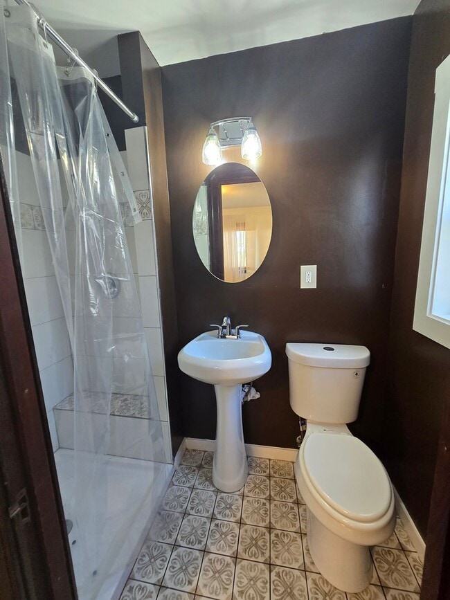 Building Photo - Beautiful Upgraded Single Story Home